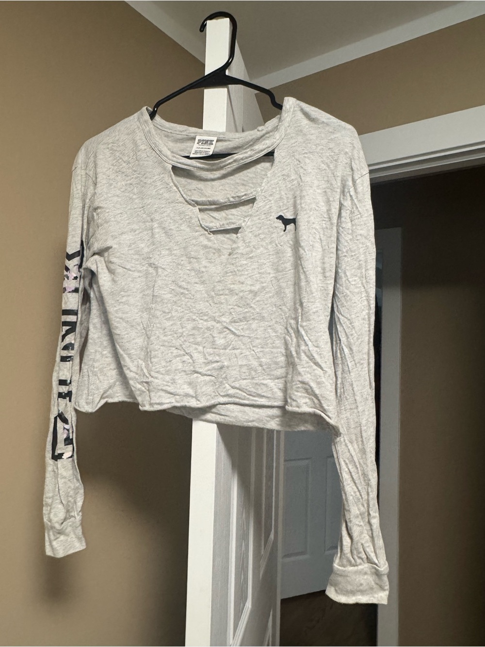 Victoria's Secret Light Gray Cropped Long-Sleeve Cutout Top